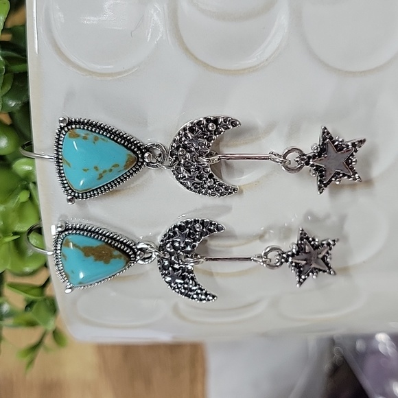 🔥LAST PAIR🔥 Country Sky Turquoise Star Drop Earrings - Picture 6 of 6